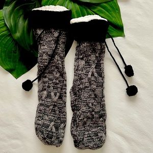 Jane & Bleecker Plushfill Lined Gray Knit Slipper Socks (1 Size Unisex) NEW